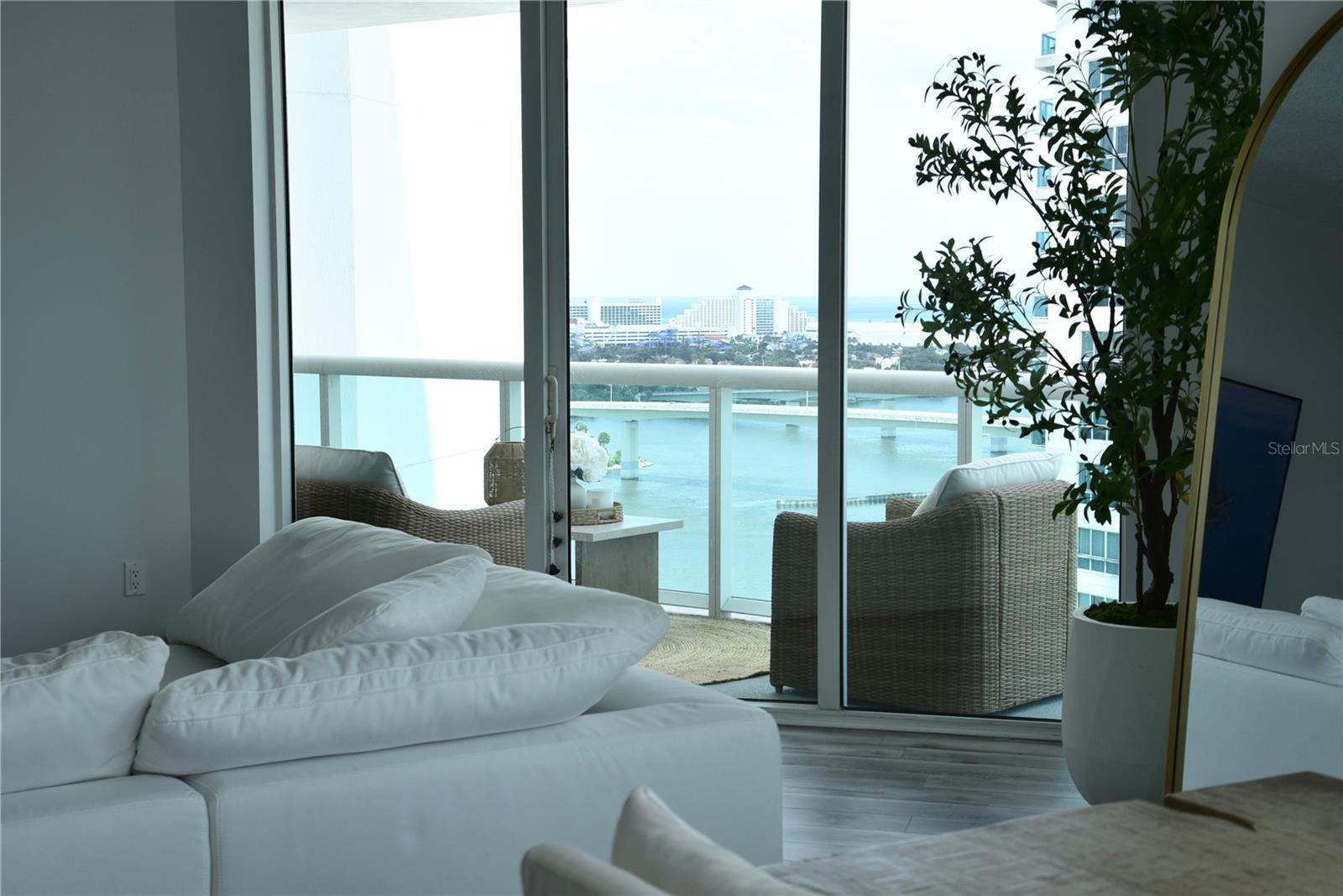 MARINA GRANDE/HALIFAX 01 - Residential Lease