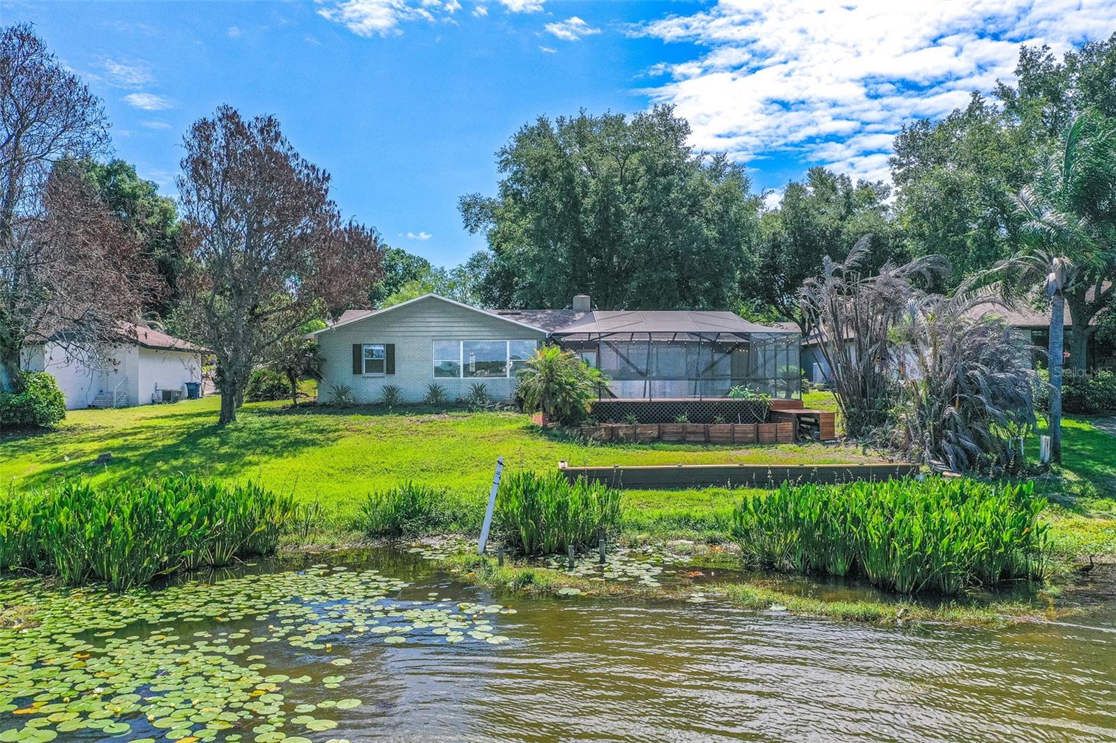 EAGLE TERRACE - Residential