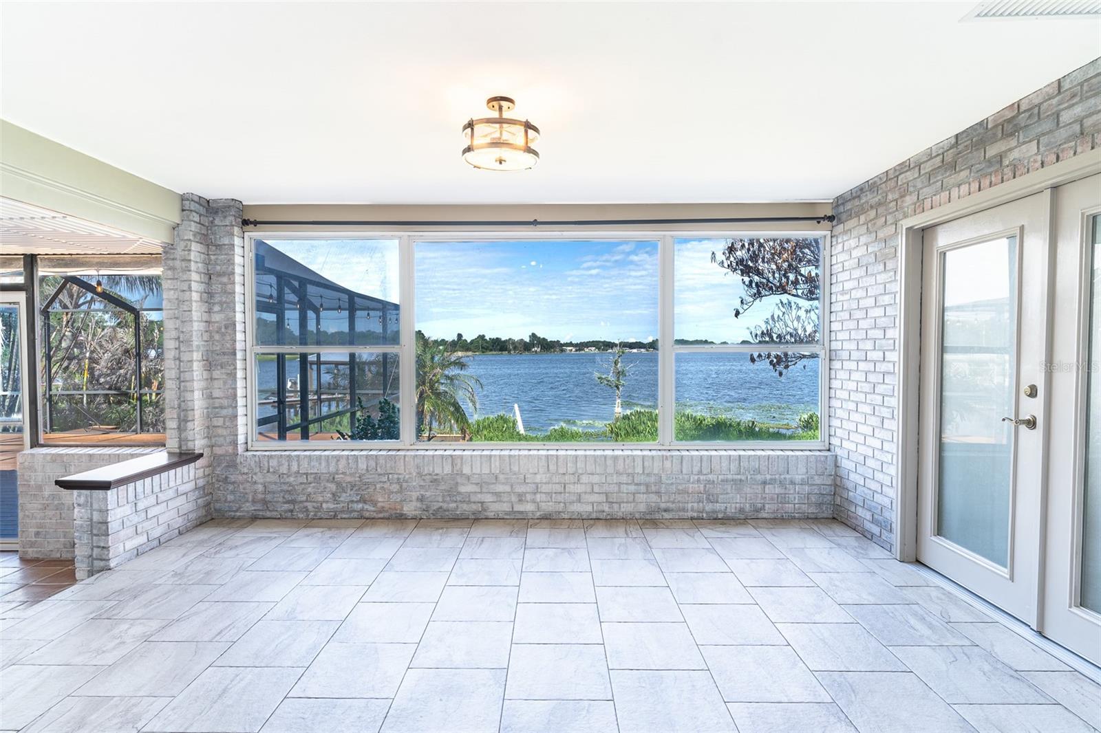 EAGLE TERRACE - Residential