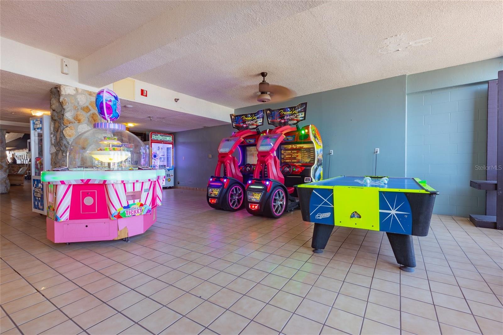 HAWAIIAN INN LC - Residential