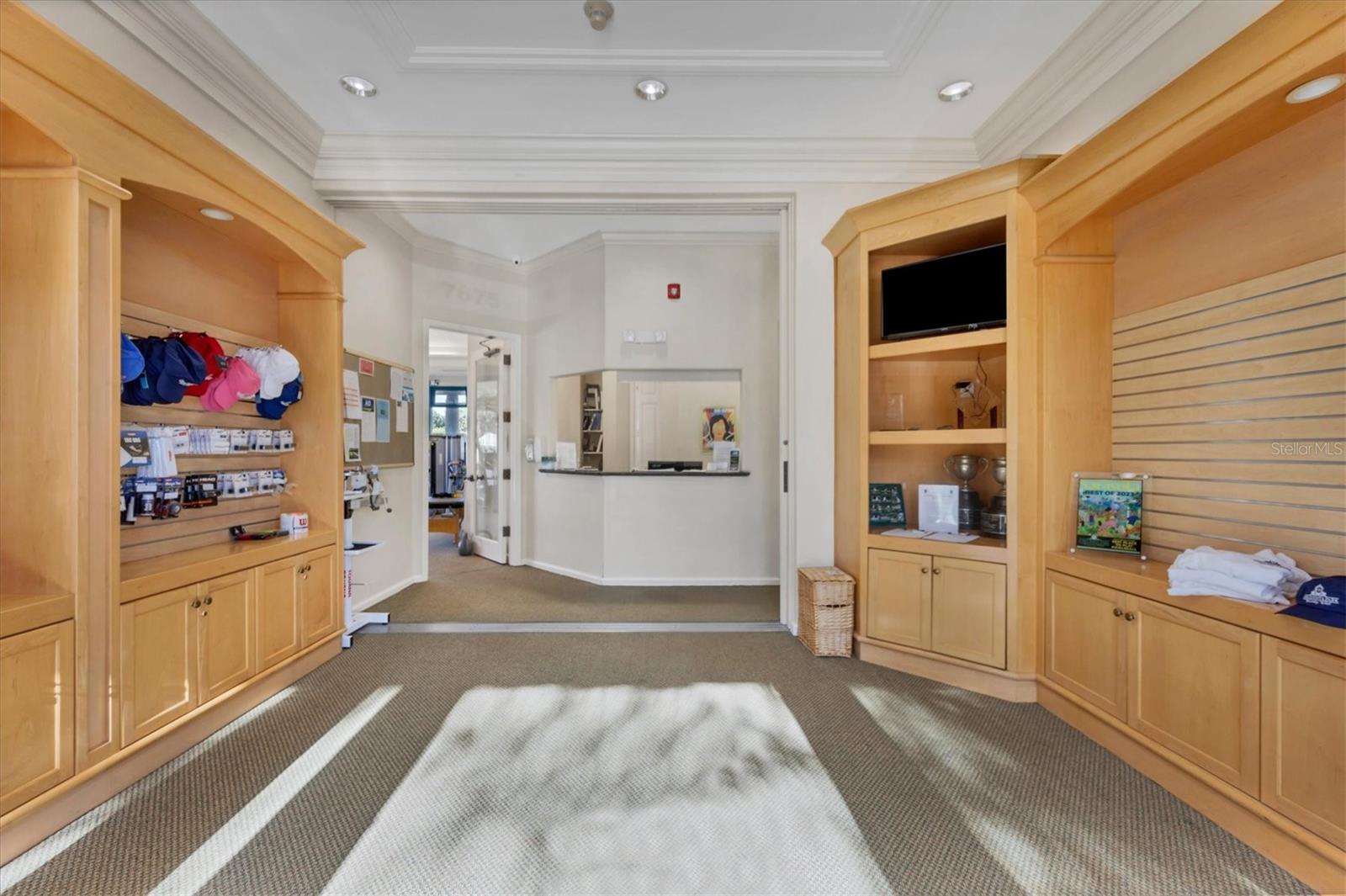 UNIVERSITY PARK COUNTRY CLUB - Residential