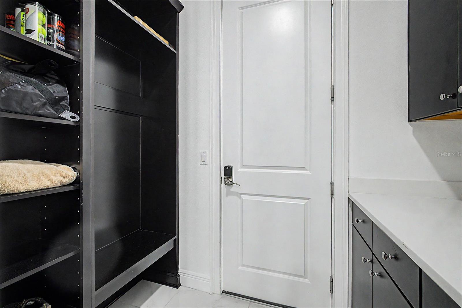 ENCLAVE - Residential