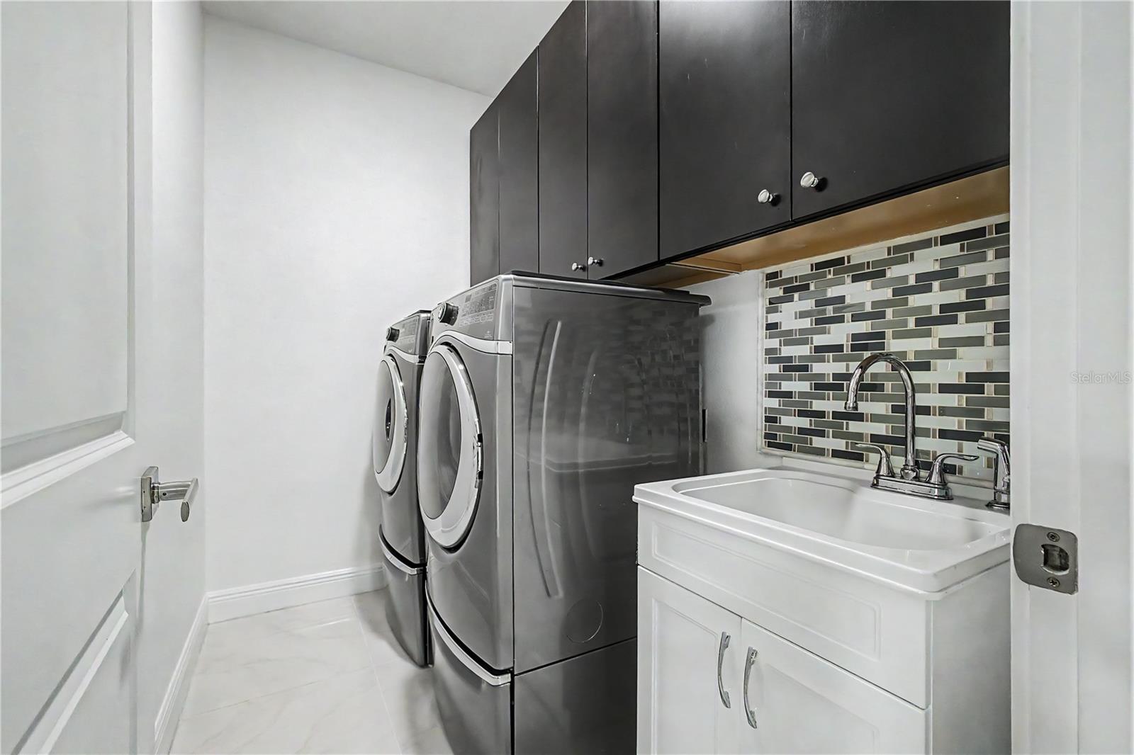ENCLAVE - Residential