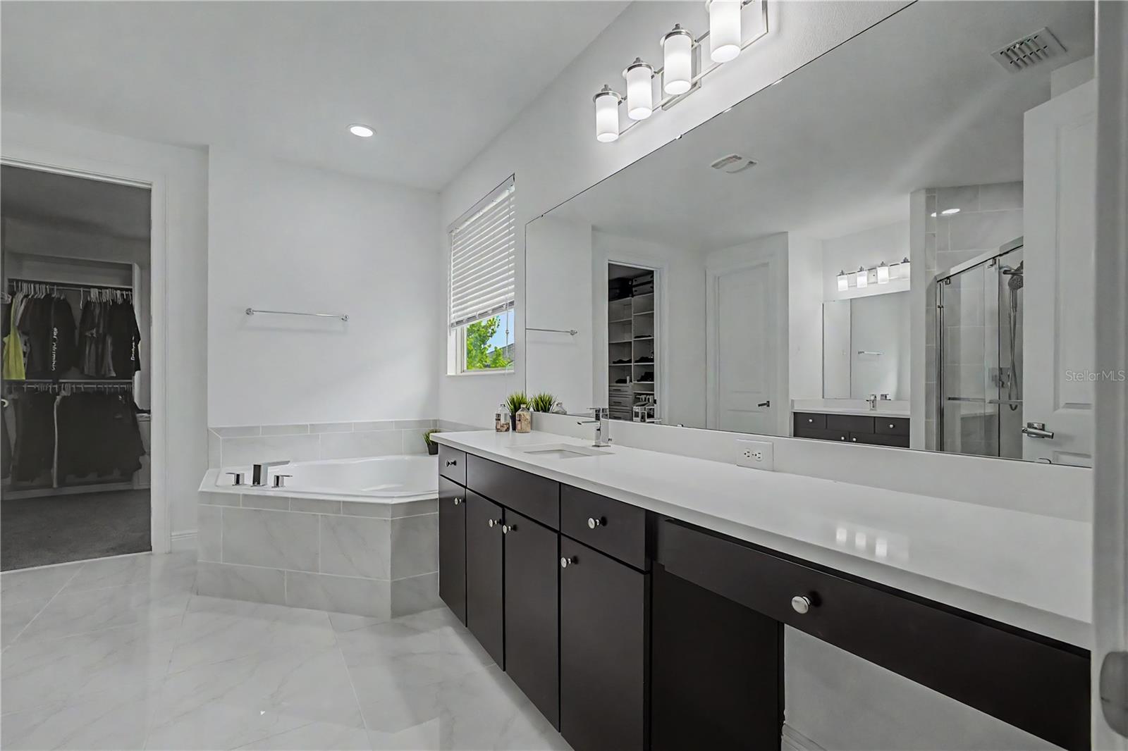 ENCLAVE - Residential