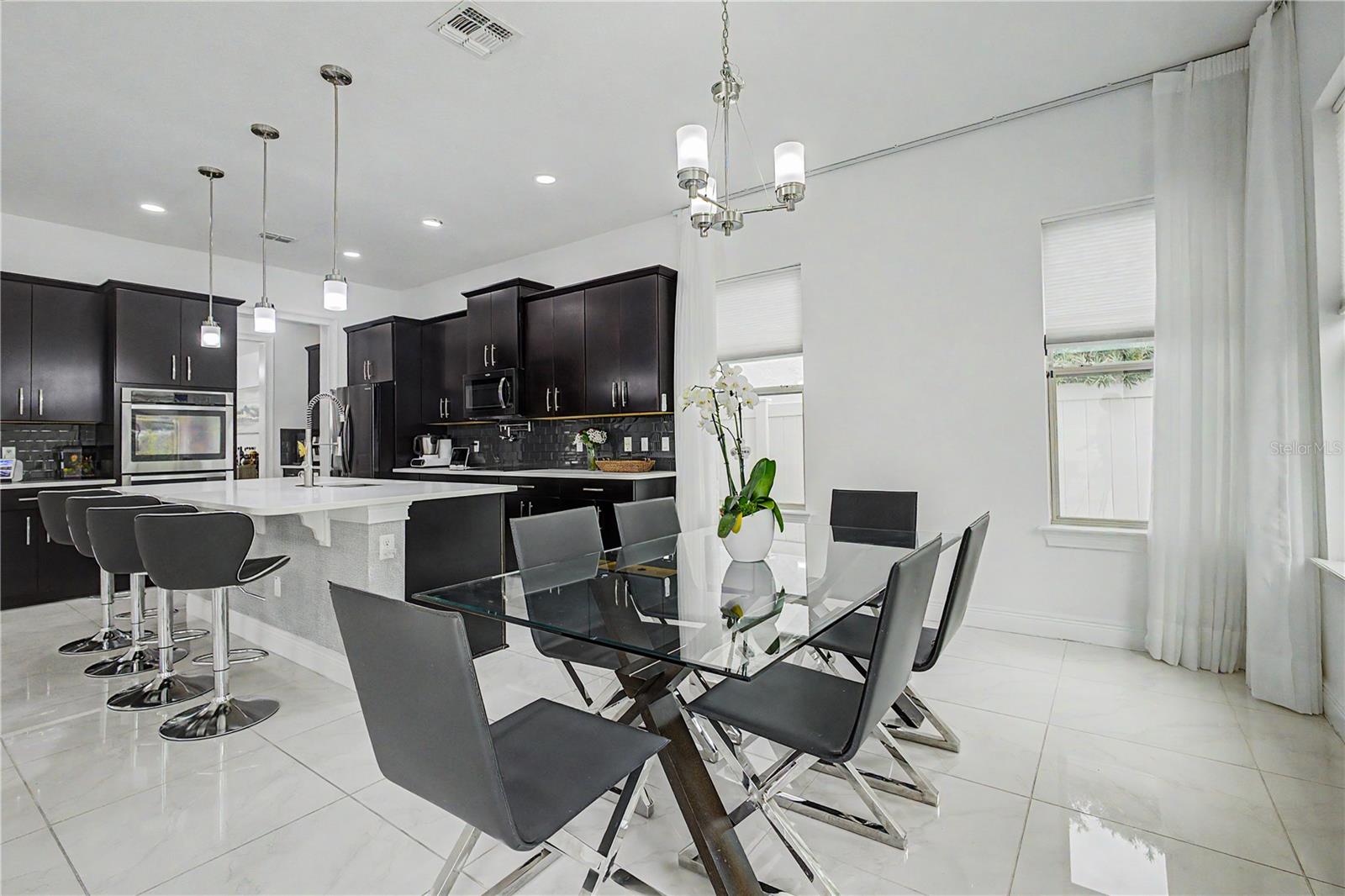 ENCLAVE - Residential