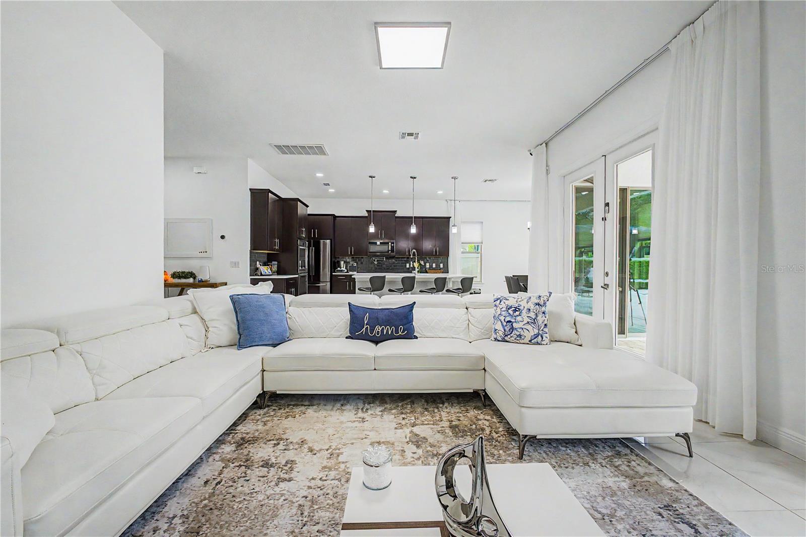 ENCLAVE - Residential