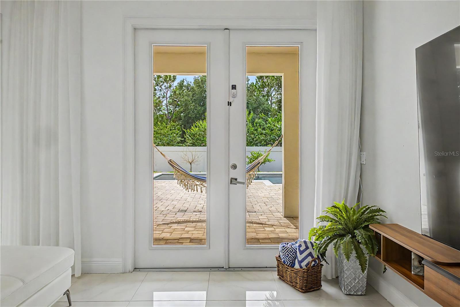 ENCLAVE - Residential