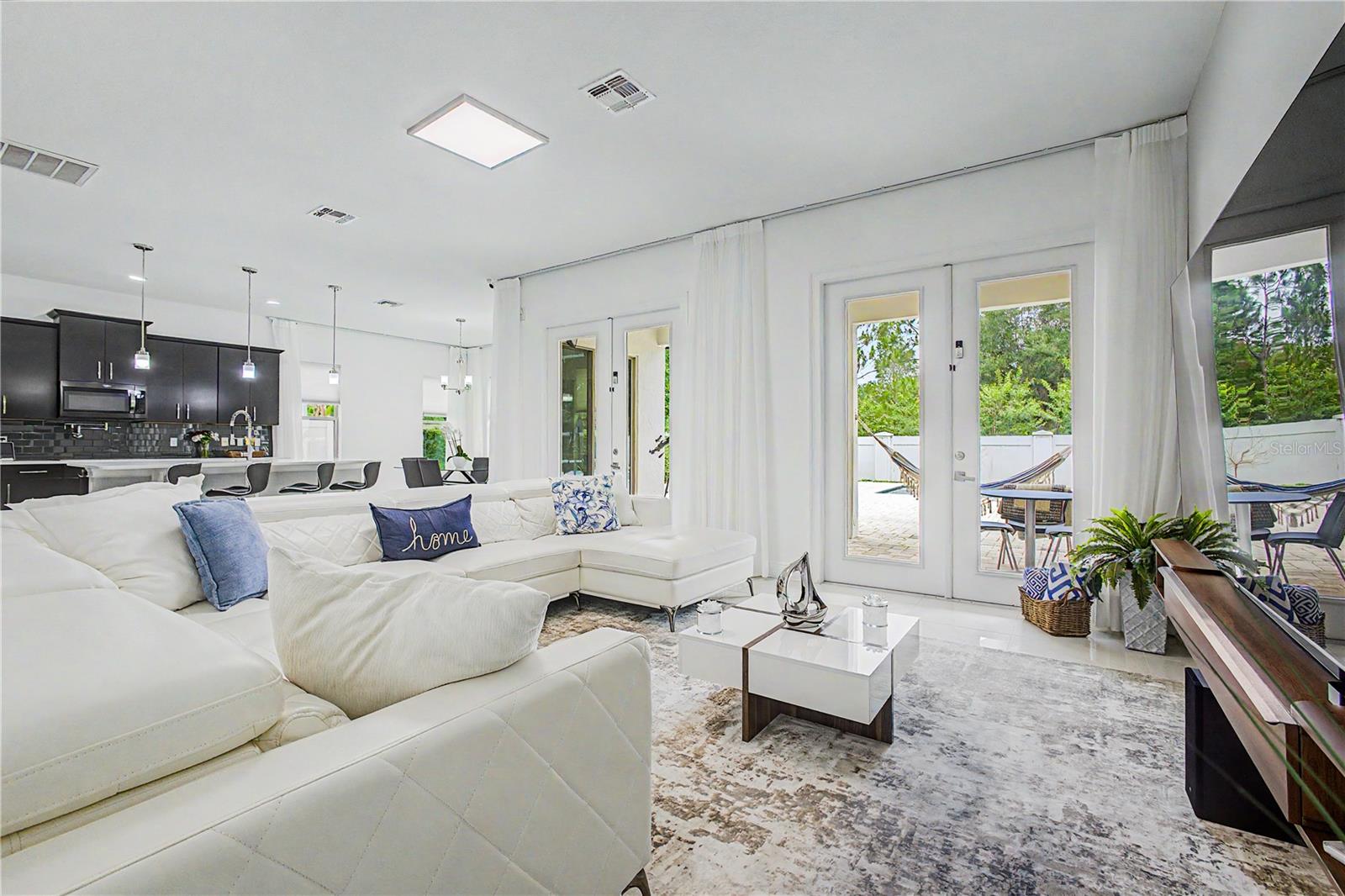 ENCLAVE - Residential