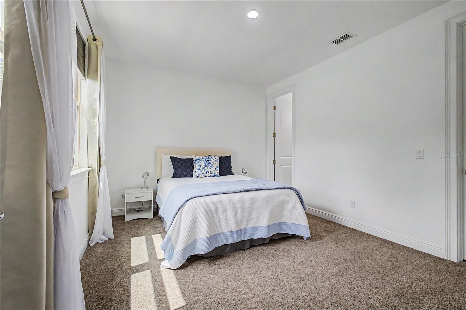 ENCLAVE - Residential