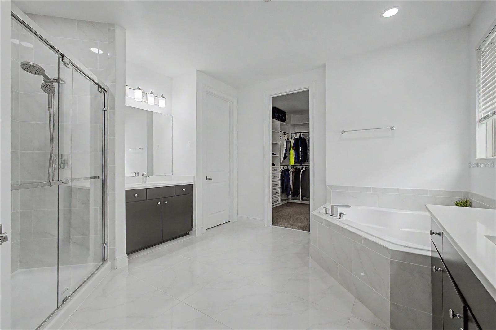 ENCLAVE - Residential