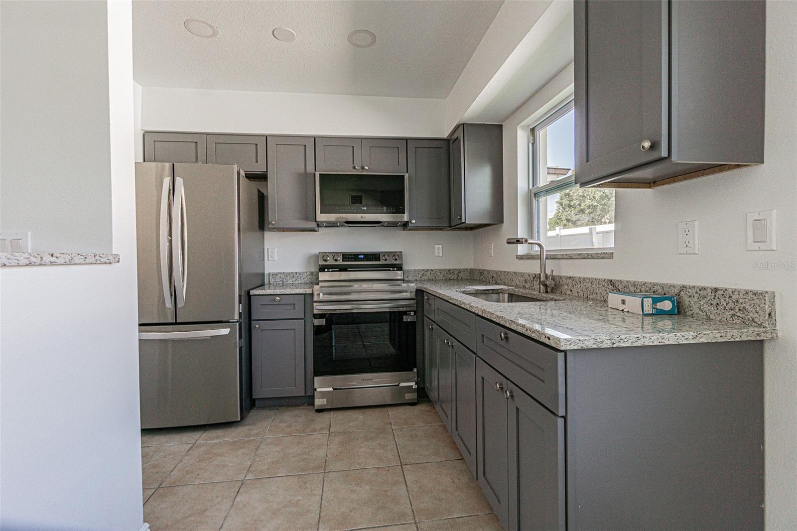 LAKE VILLA SUB - Residential Lease