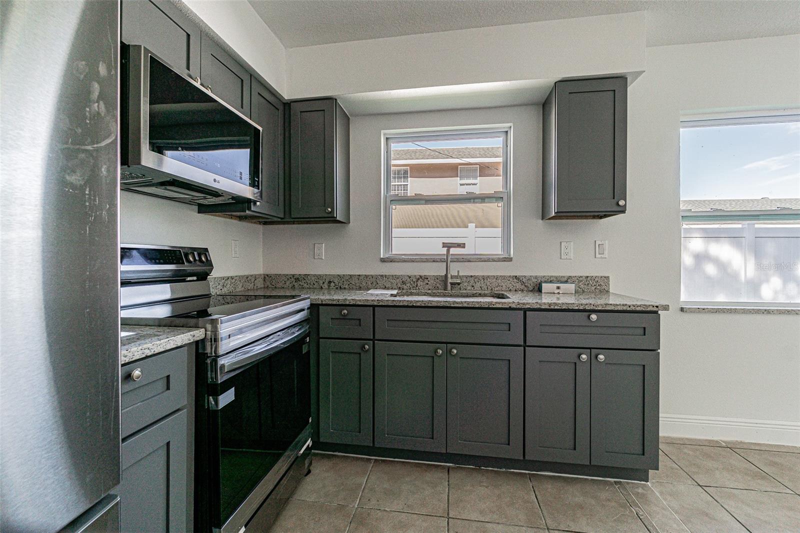 LAKE VILLA SUB - Residential Lease