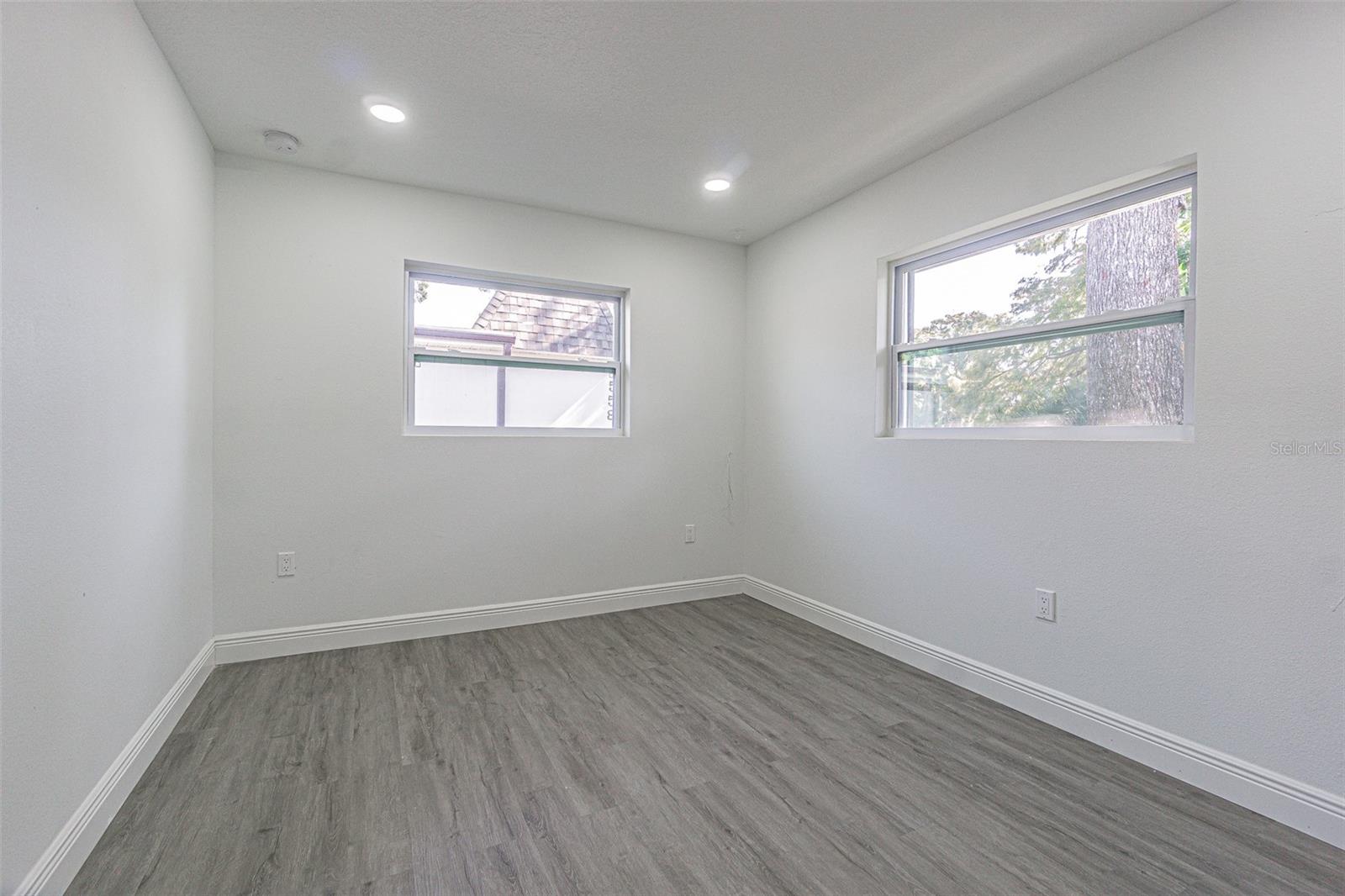 LAKE VILLA SUB - Residential Lease