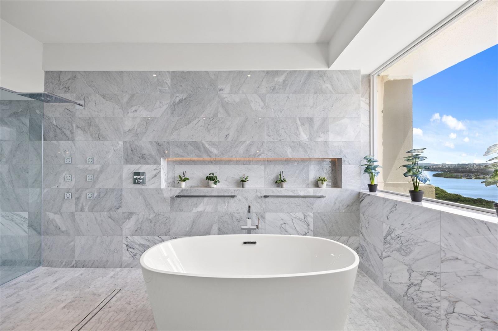 SURFSIDE MANSIONS - Residential