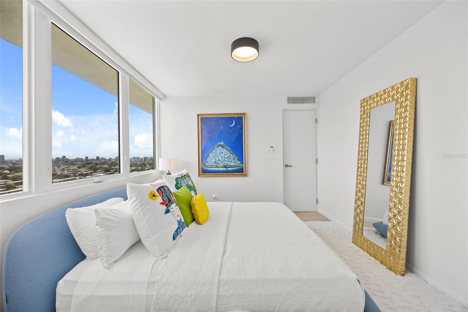 SURFSIDE MANSIONS - Residential