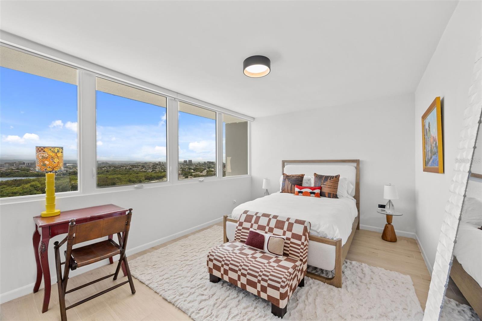 SURFSIDE MANSIONS - Residential