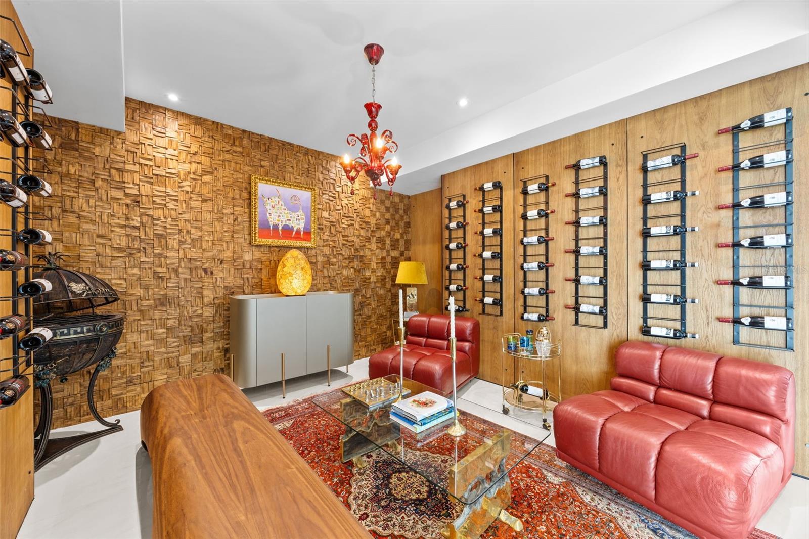 SURFSIDE MANSIONS - Residential