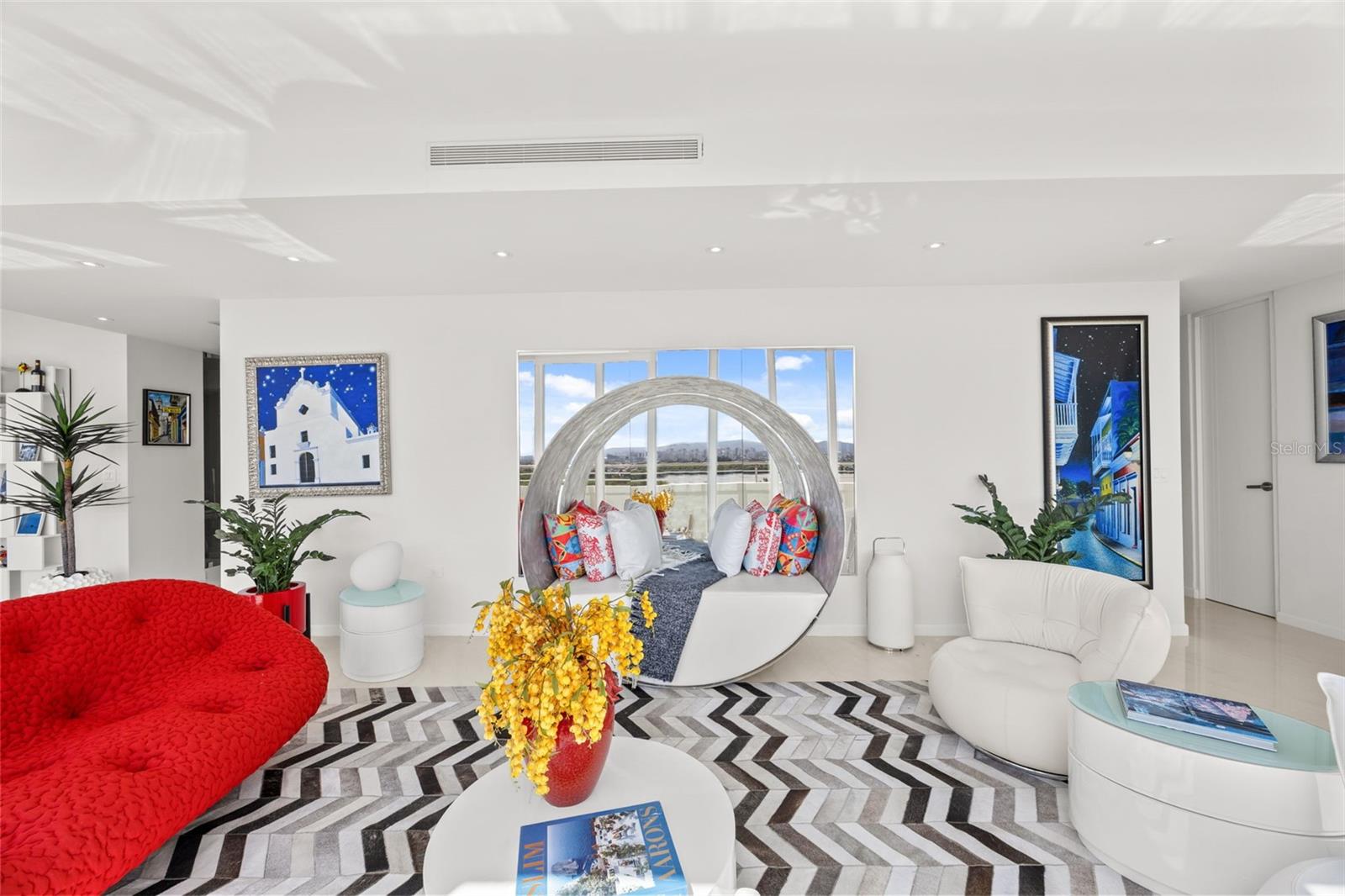 SURFSIDE MANSIONS - Residential