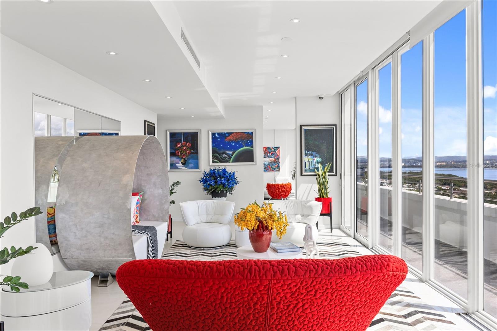 SURFSIDE MANSIONS - Residential