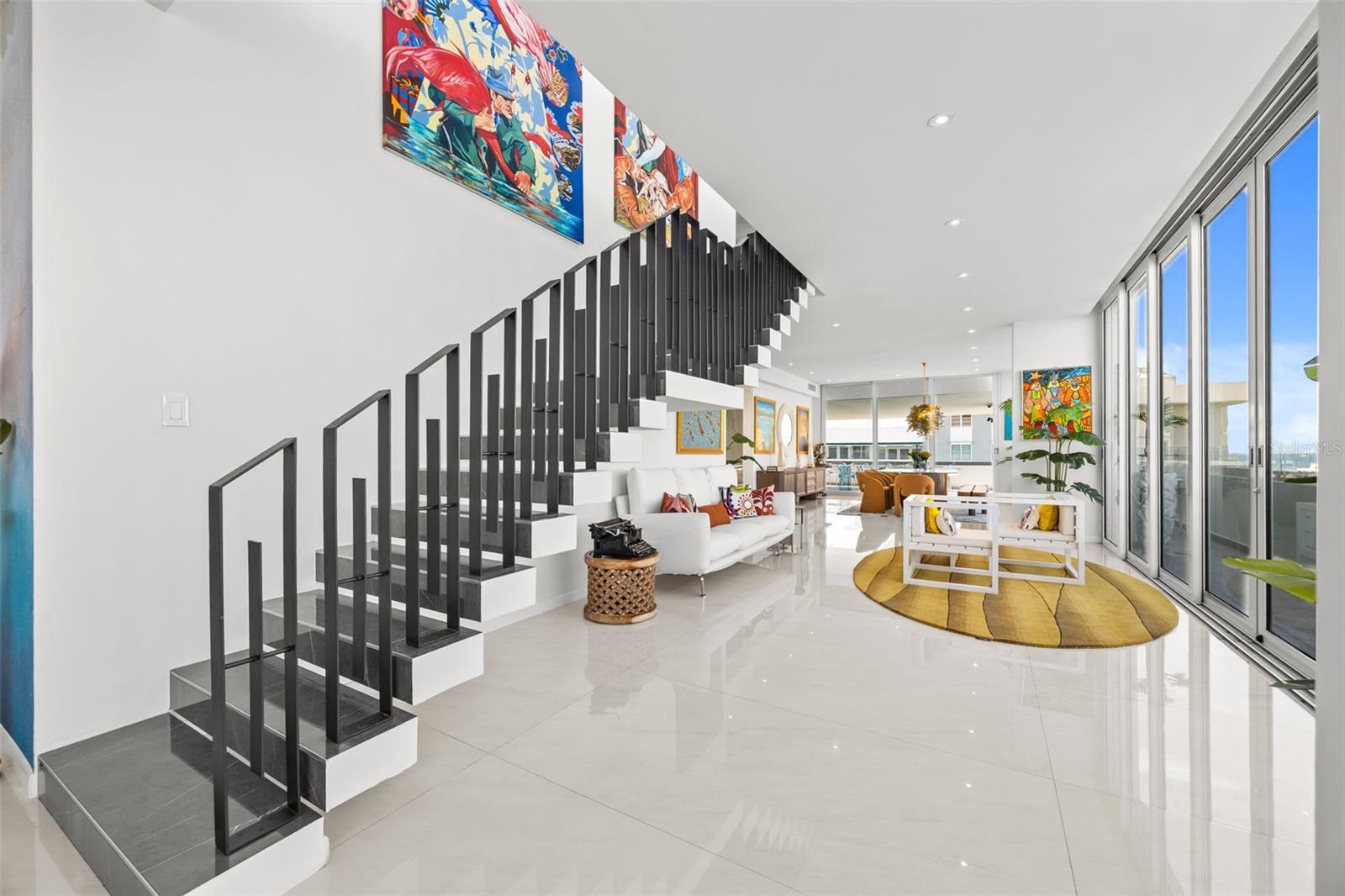 SURFSIDE MANSIONS - Residential