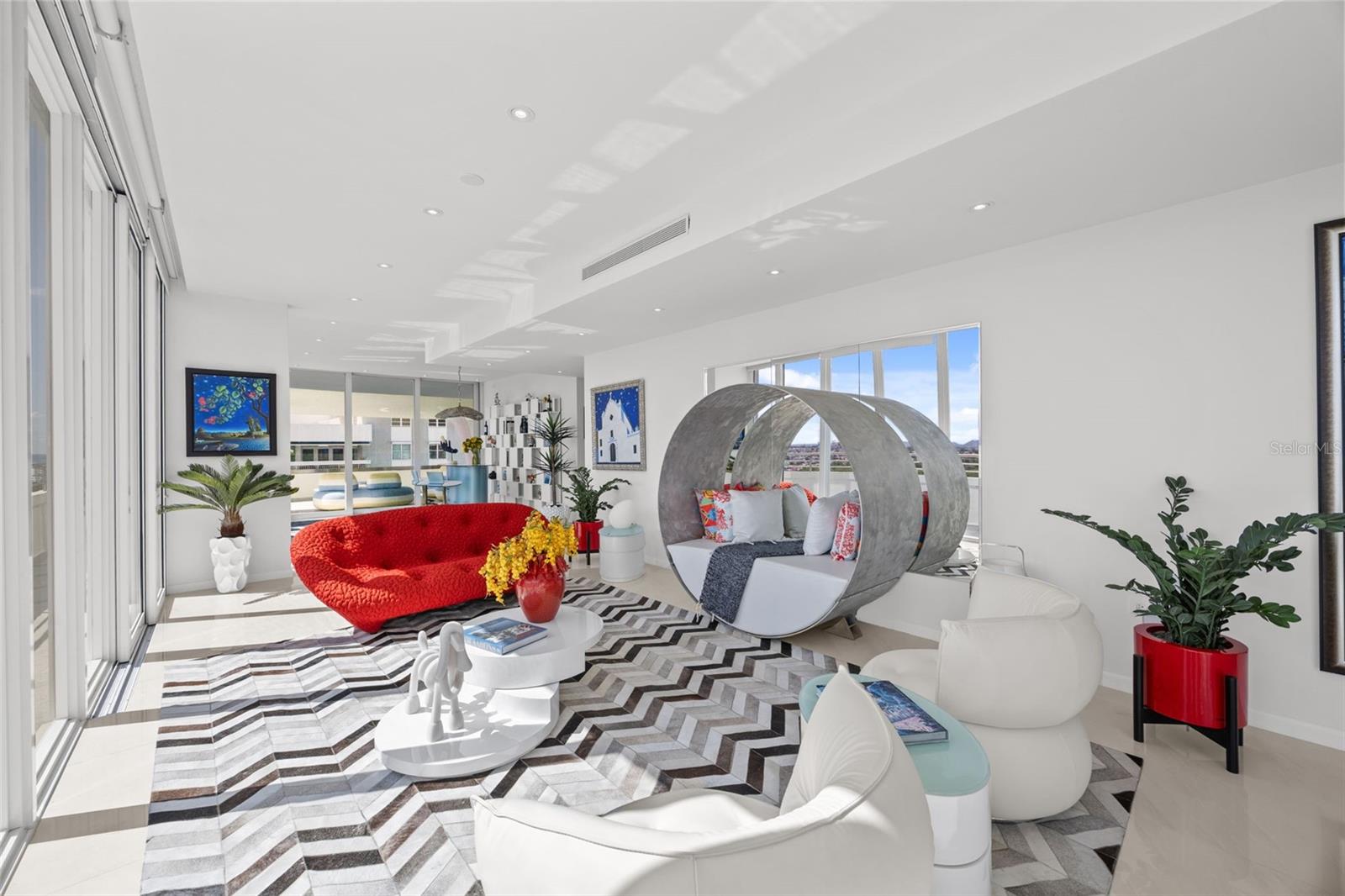 SURFSIDE MANSIONS - Residential