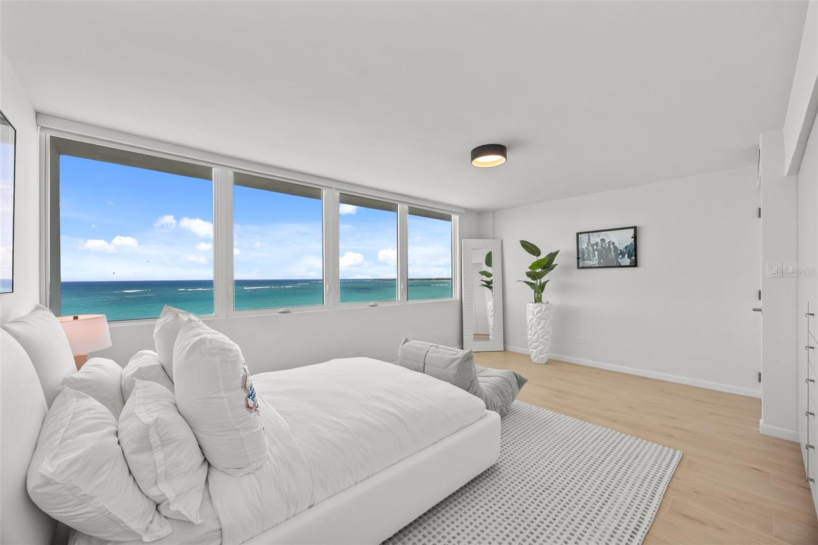 SURFSIDE MANSIONS - Residential