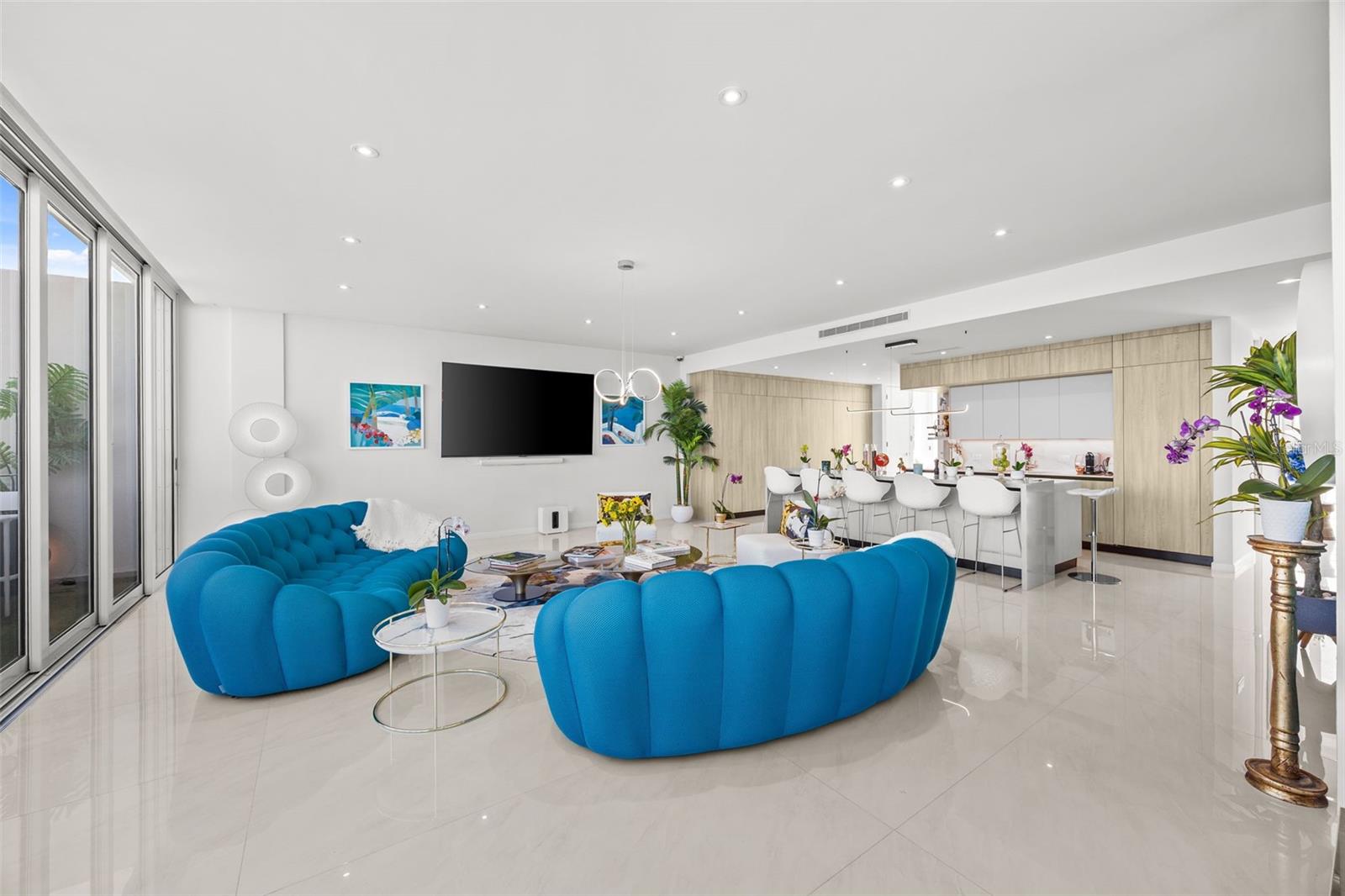 SURFSIDE MANSIONS - Residential