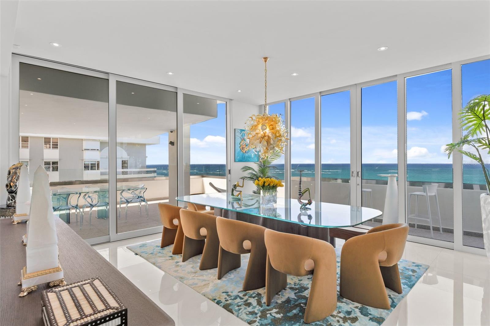 SURFSIDE MANSIONS - Residential