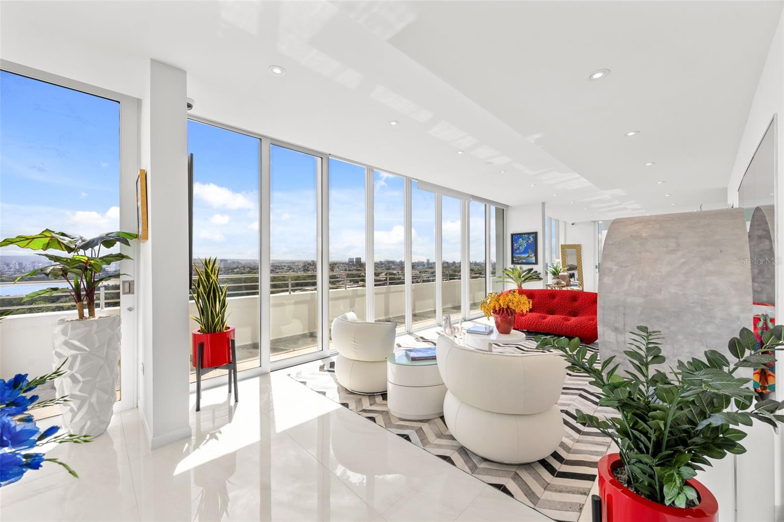 SURFSIDE MANSIONS - Residential