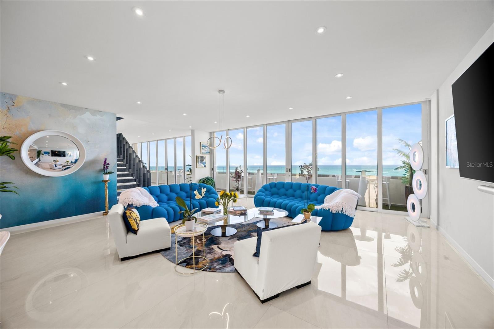 SURFSIDE MANSIONS - Residential