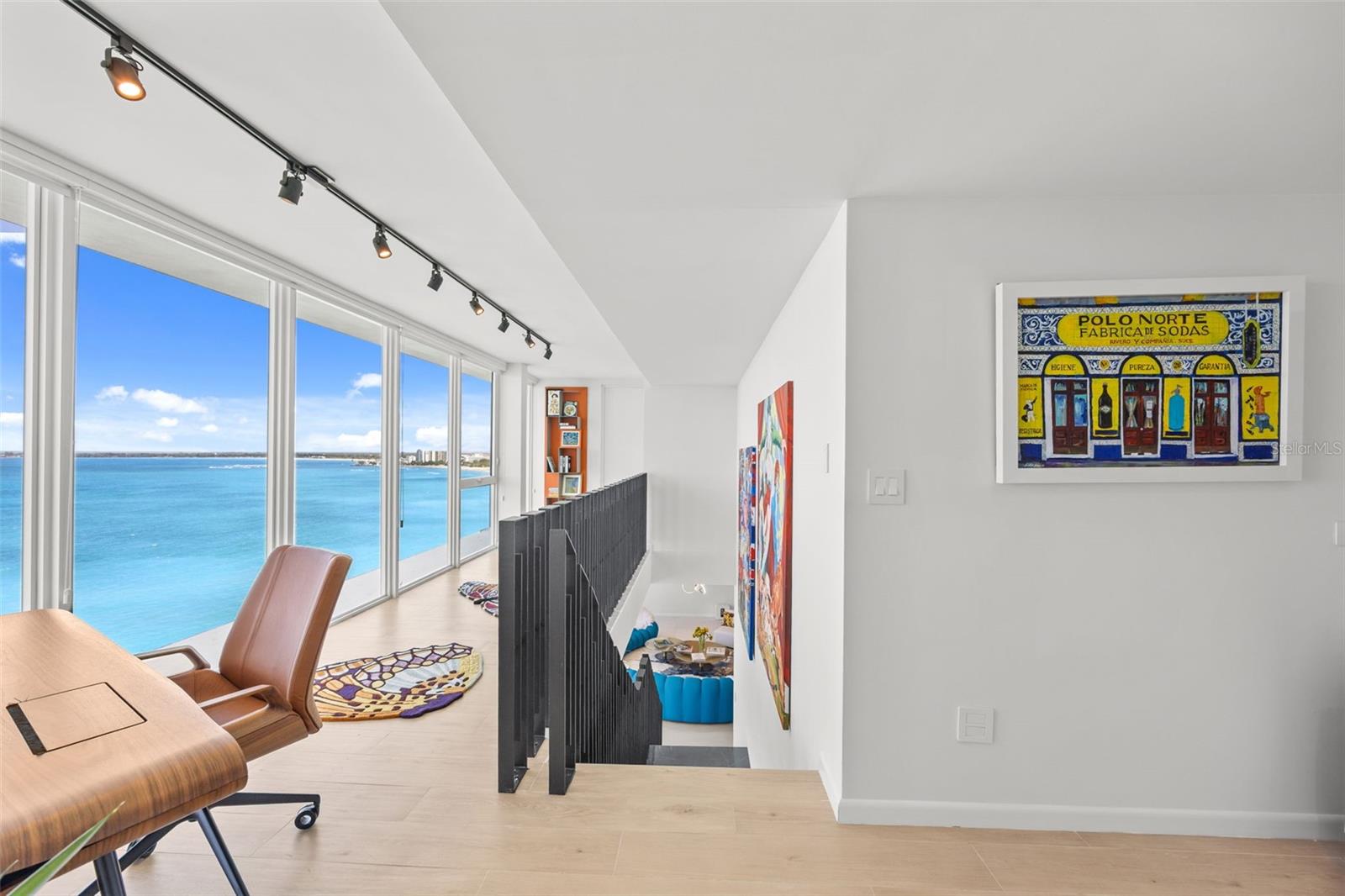 SURFSIDE MANSIONS - Residential
