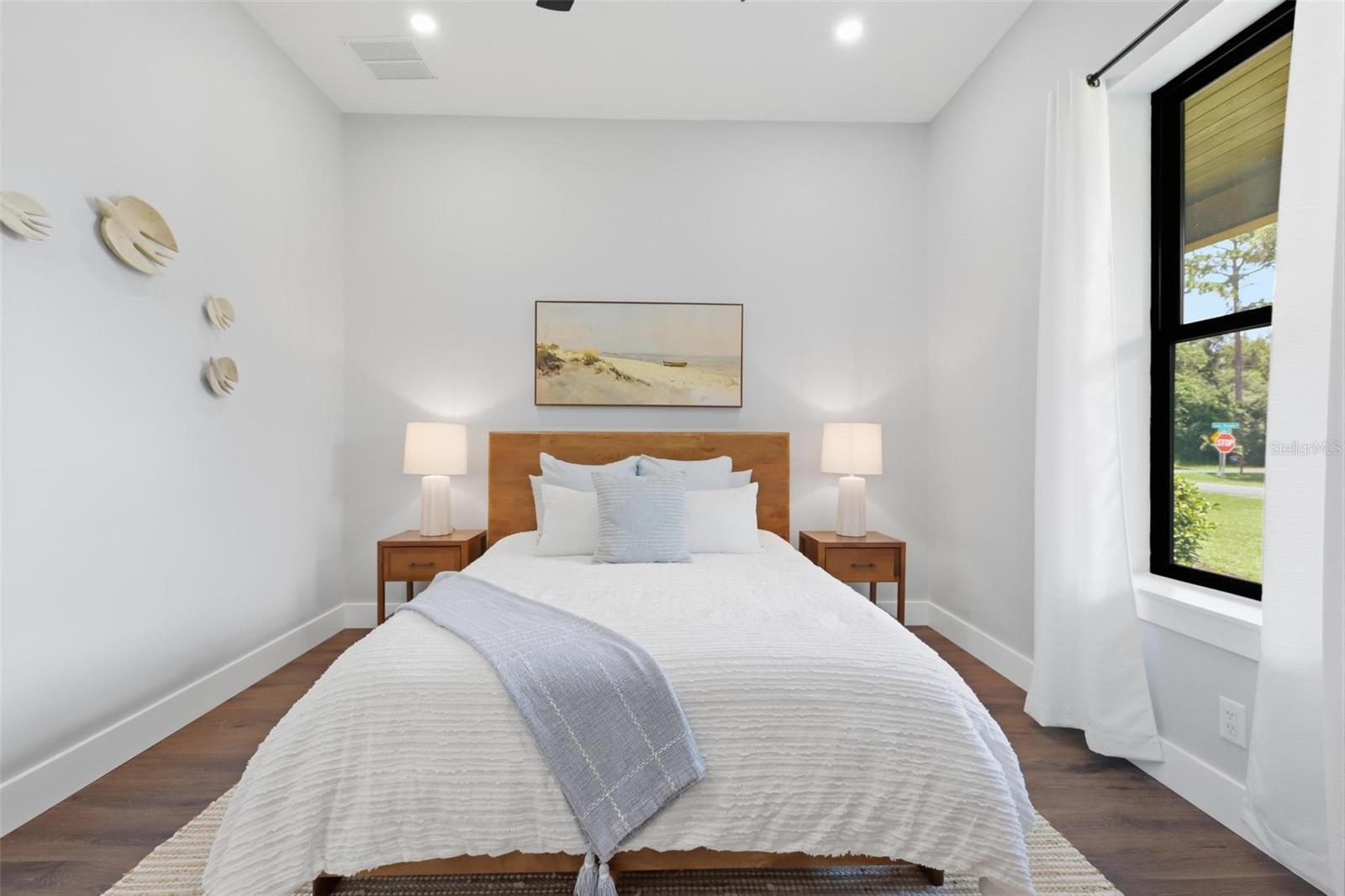 DOMINGO REYES GRANT - Residential