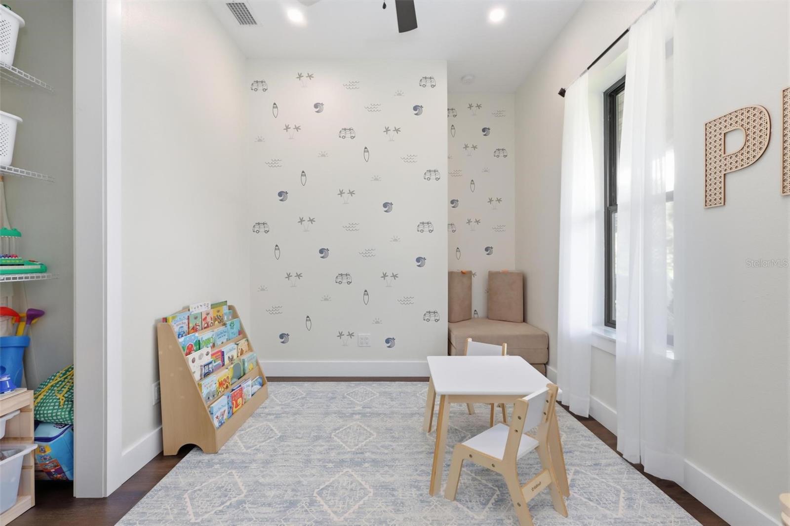DOMINGO REYES GRANT - Residential