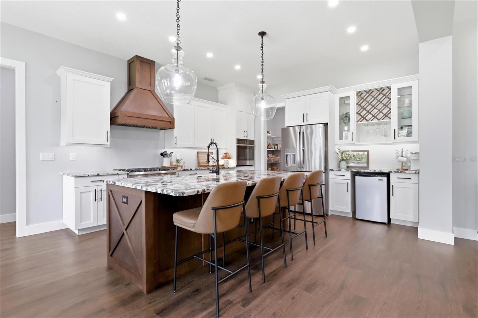 DOMINGO REYES GRANT - Residential