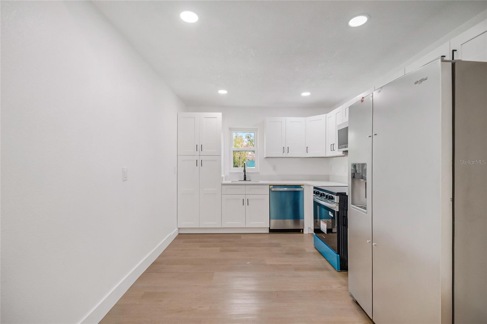 WESTSIDE MANOR SEC 03 - Residential