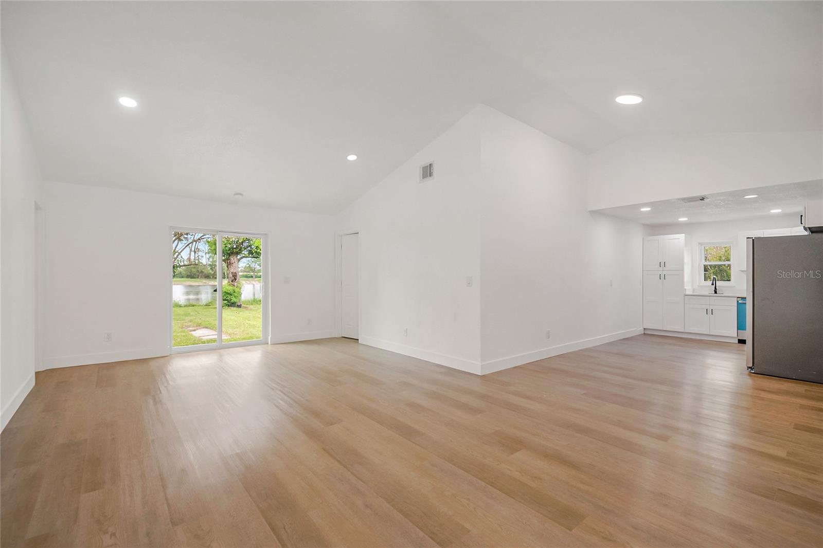 WESTSIDE MANOR SEC 03 - Residential