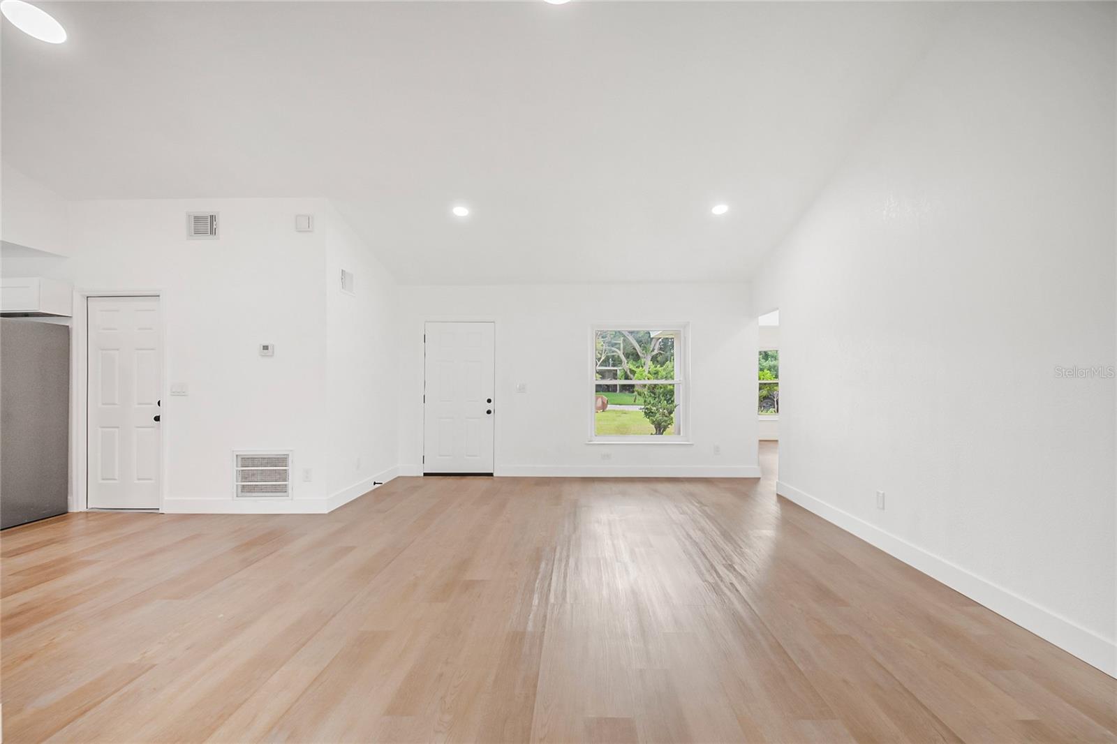 WESTSIDE MANOR SEC 03 - Residential