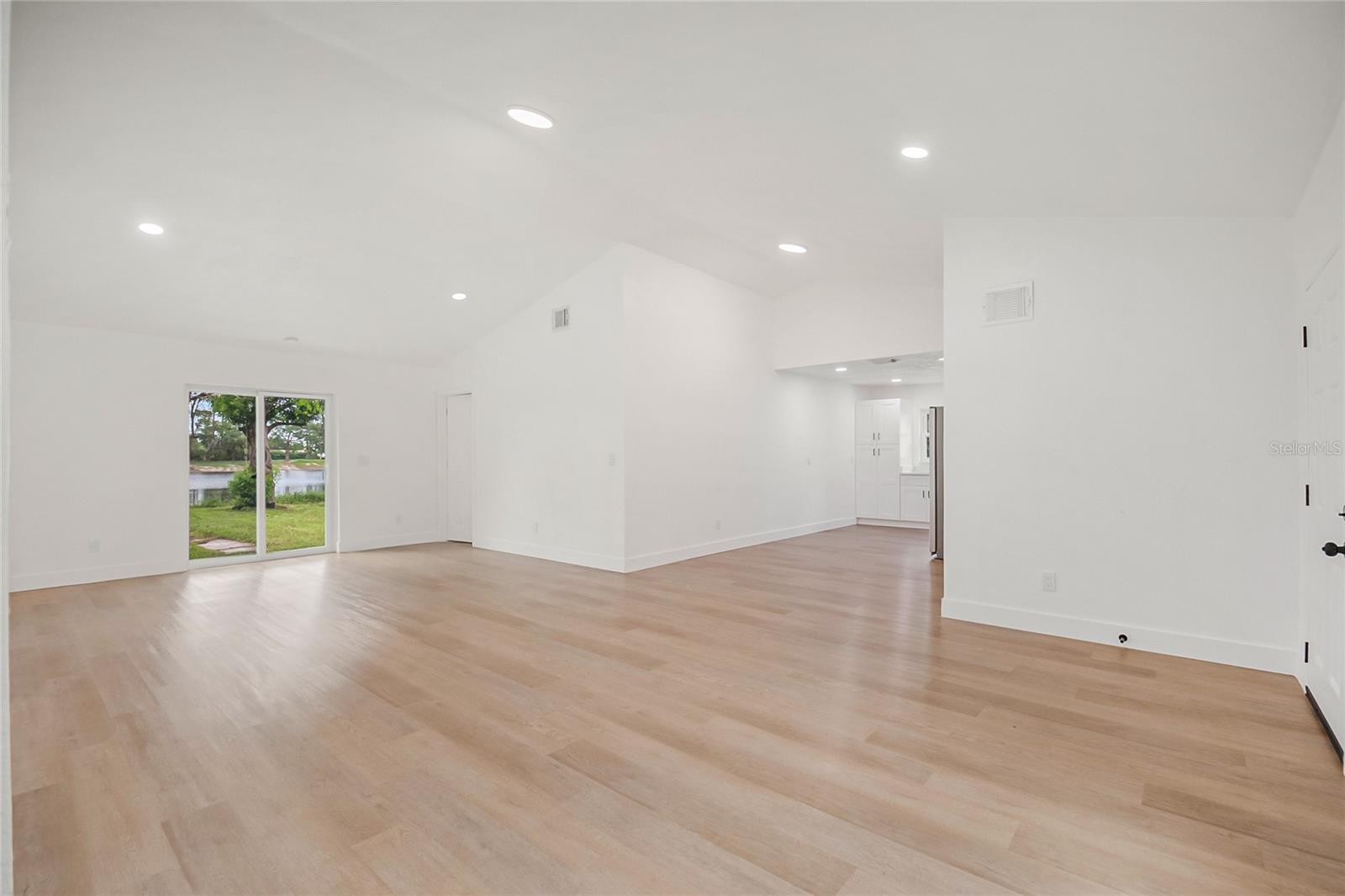 WESTSIDE MANOR SEC 03 - Residential