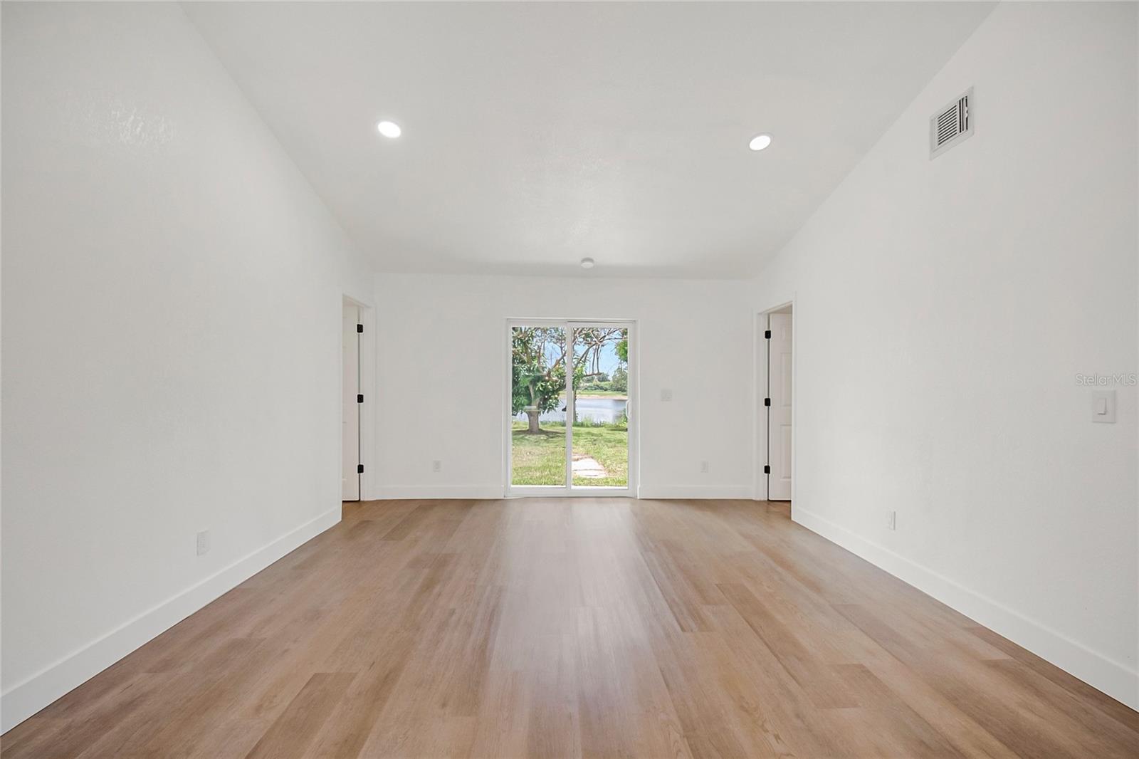 WESTSIDE MANOR SEC 03 - Residential