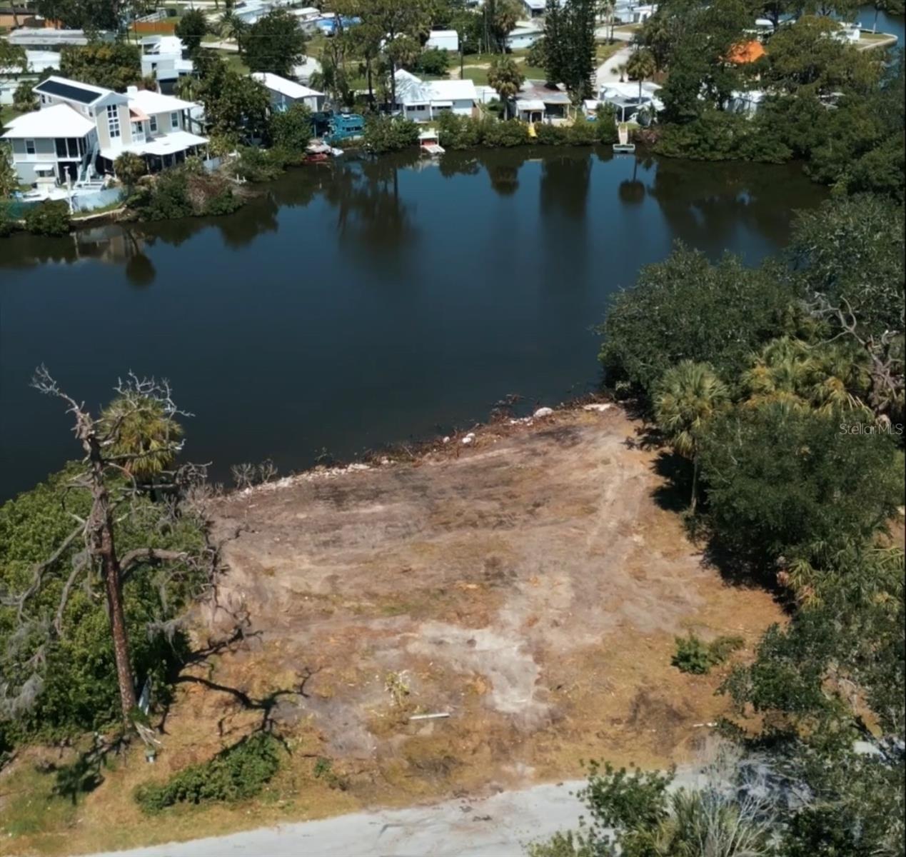 ACREAGE - Land