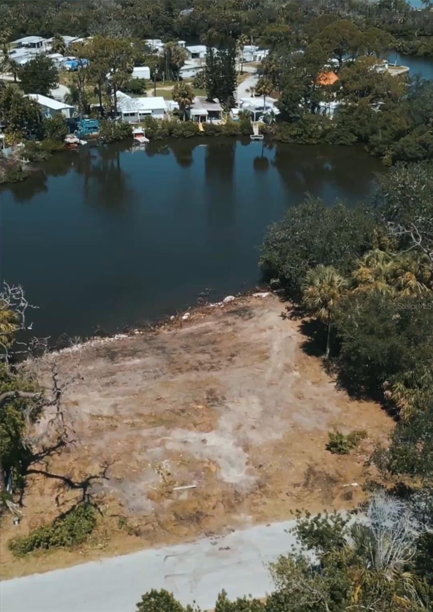 ACREAGE - Land
