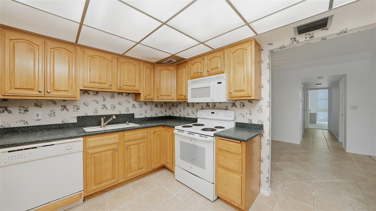 ISLANDER CLUB OF LONGBOAT - Residential