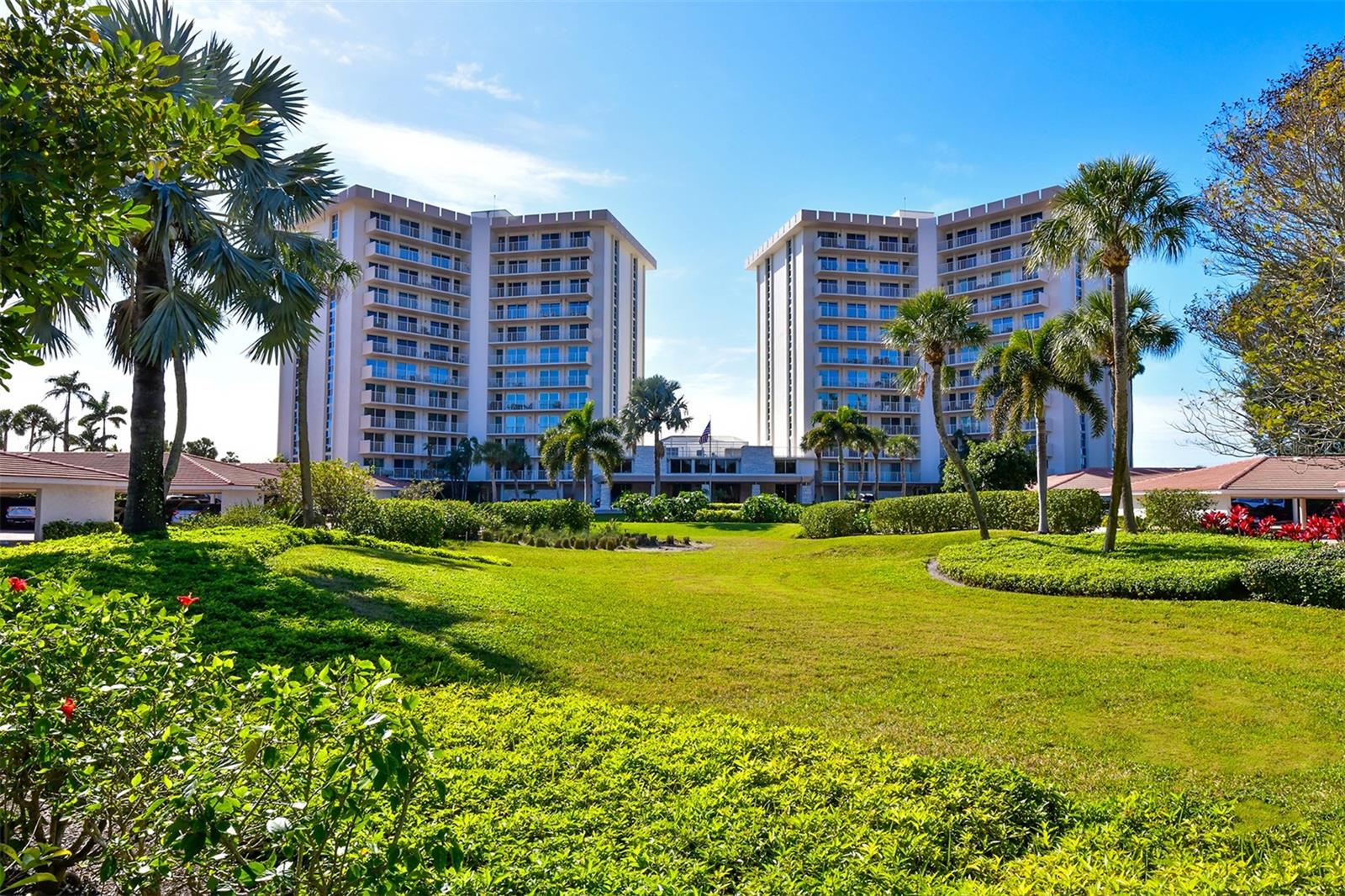 ISLANDER CLUB OF LONGBOAT - Residential