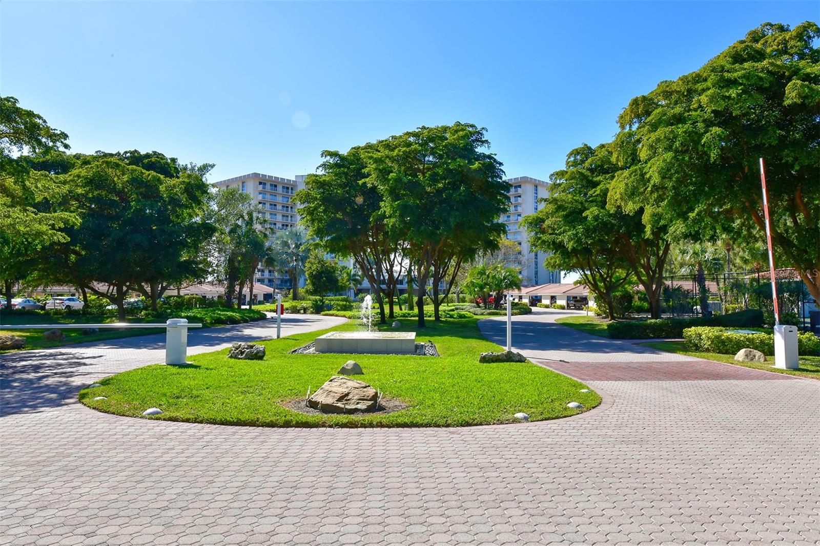 ISLANDER CLUB OF LONGBOAT - Residential