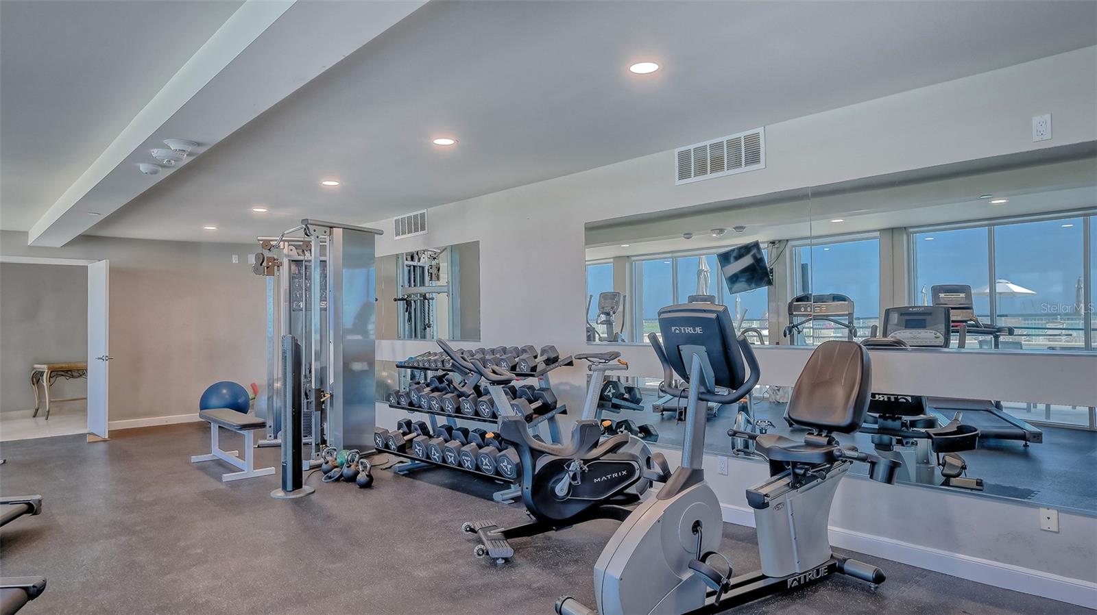 ISLANDER CLUB OF LONGBOAT - Residential