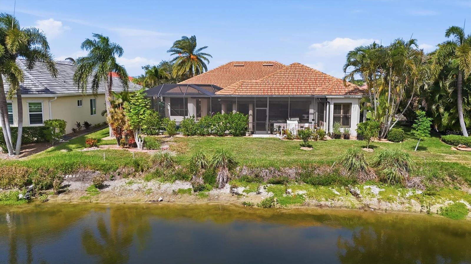 PELICAN POINTE GOLF & COUNTRY - Residential