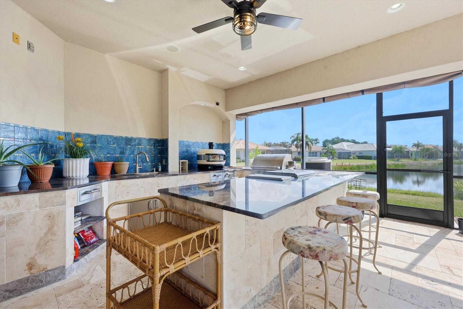 PELICAN POINTE GOLF & COUNTRY - Residential