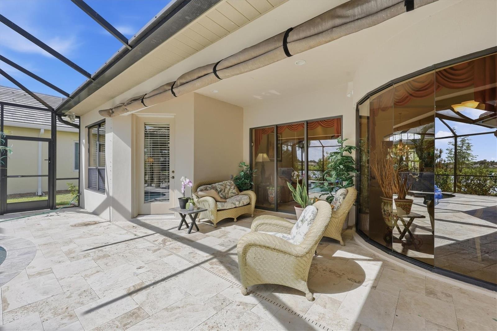PELICAN POINTE GOLF & COUNTRY - Residential