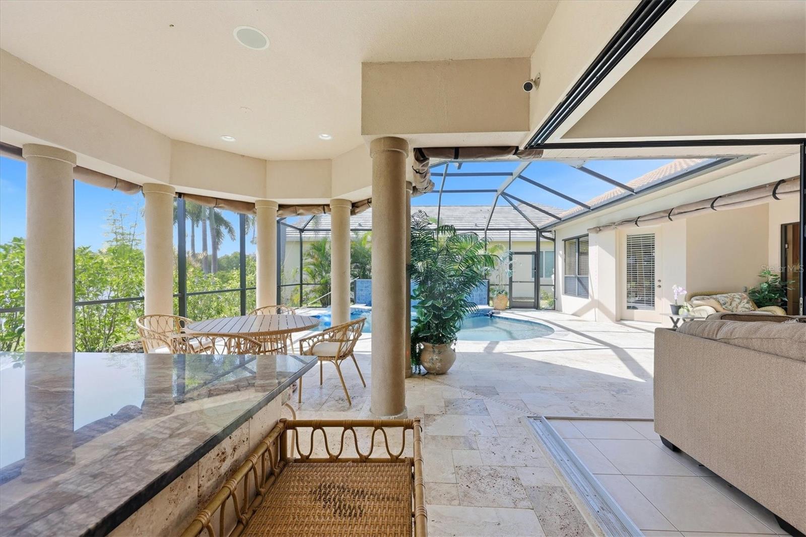 PELICAN POINTE GOLF & COUNTRY - Residential