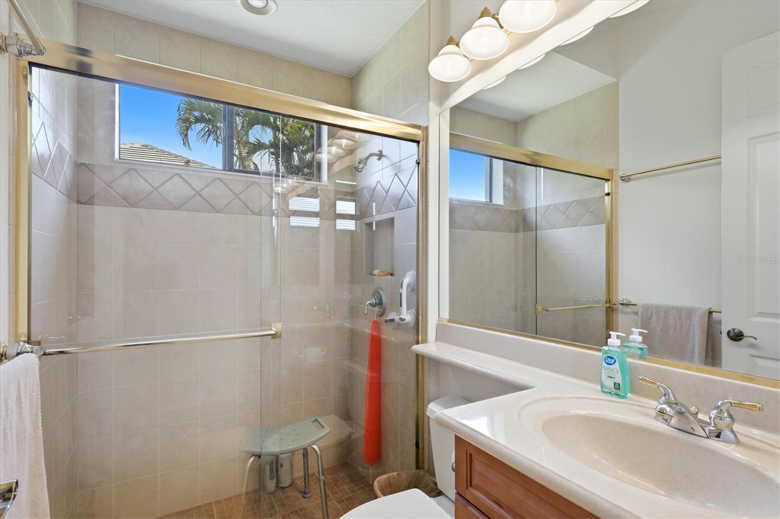 PELICAN POINTE GOLF & COUNTRY - Residential